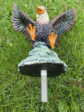 Load image into Gallery viewer, Flying Eagle Flagpole Topper